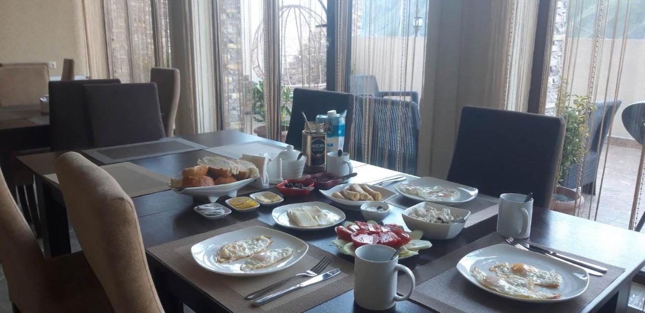 Hotel Iveria Kazbegi Luaran gambar