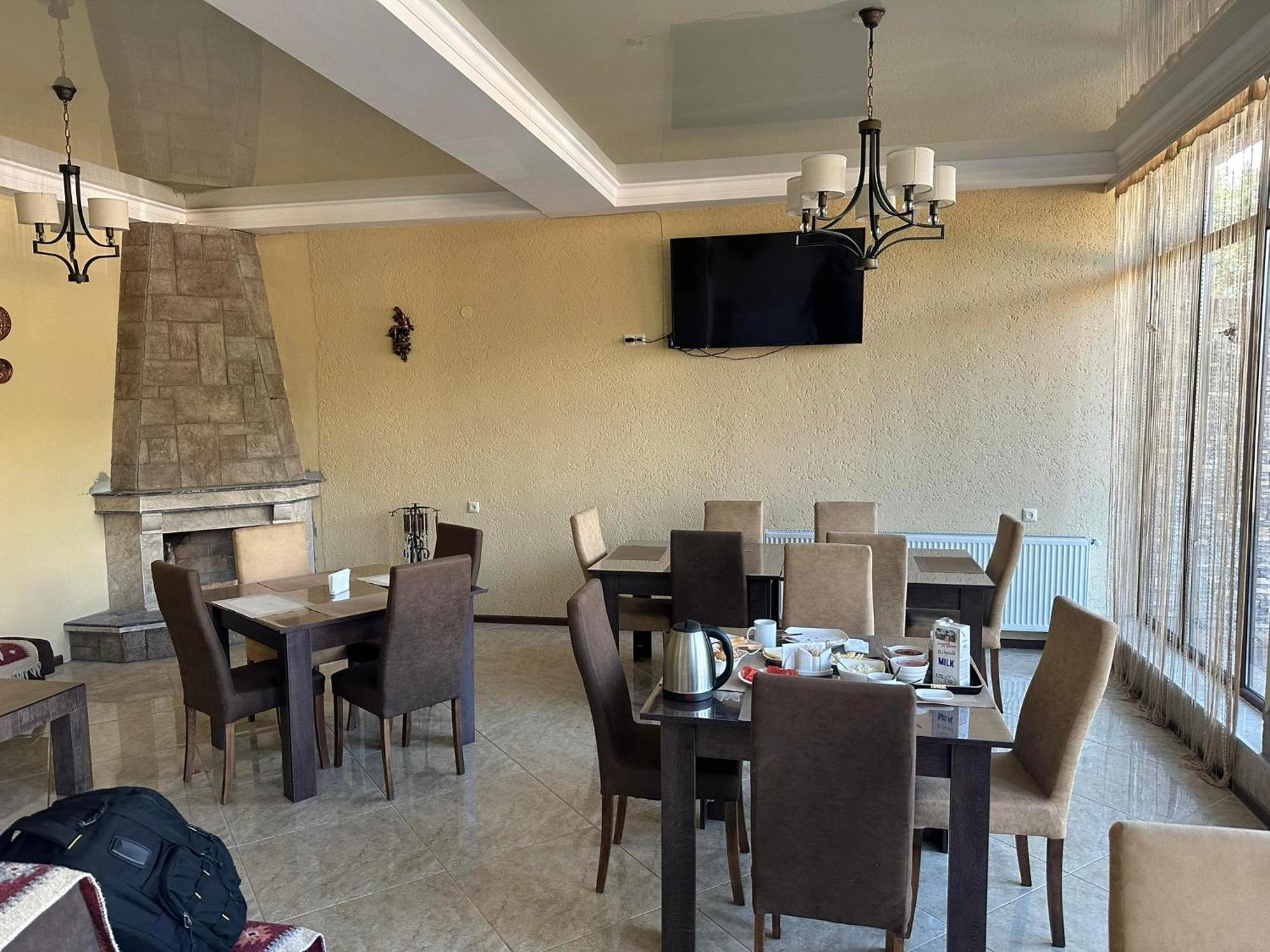 Hotel Iveria Kazbegi Luaran gambar