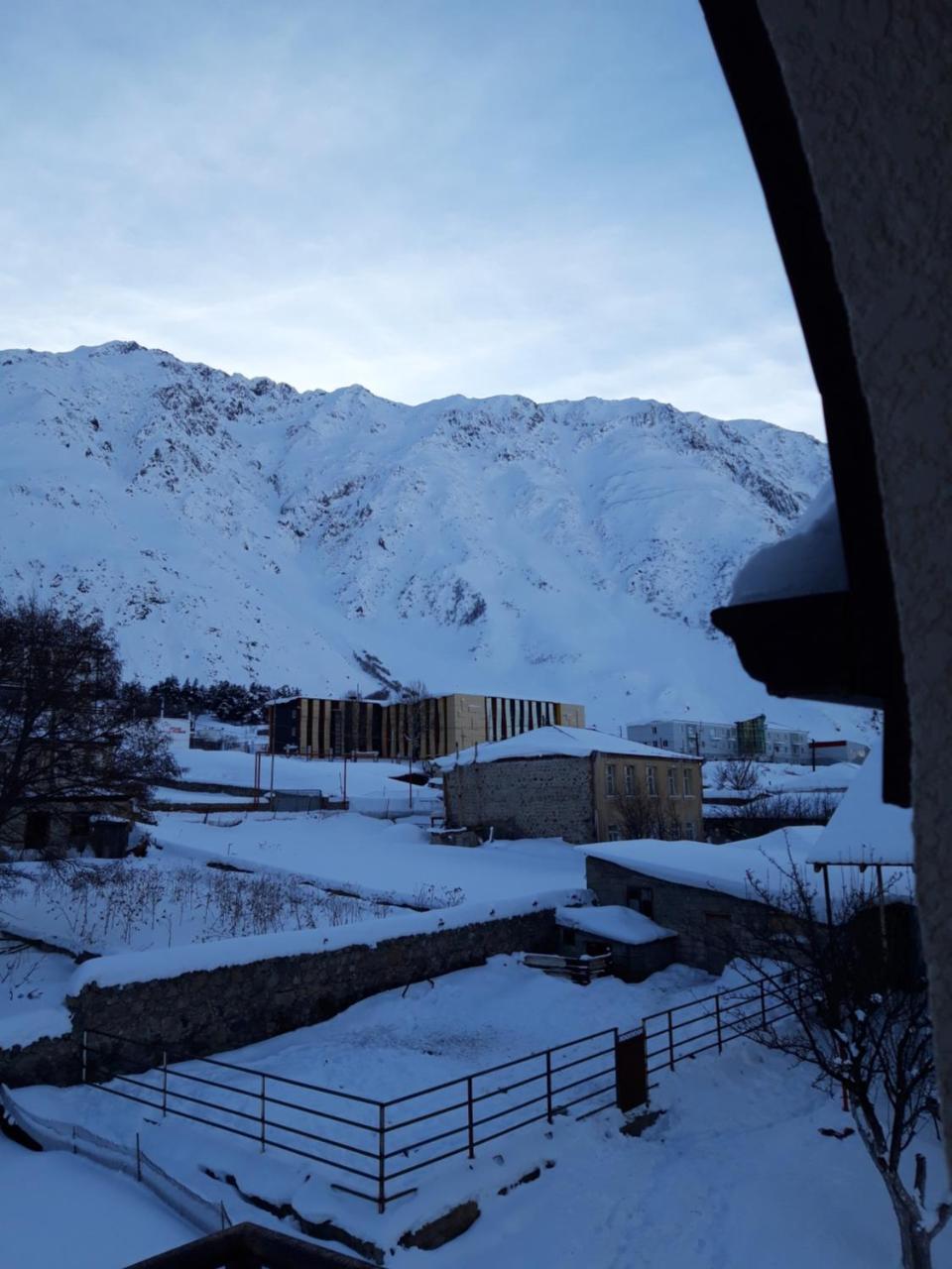 Hotel Iveria Kazbegi Luaran gambar