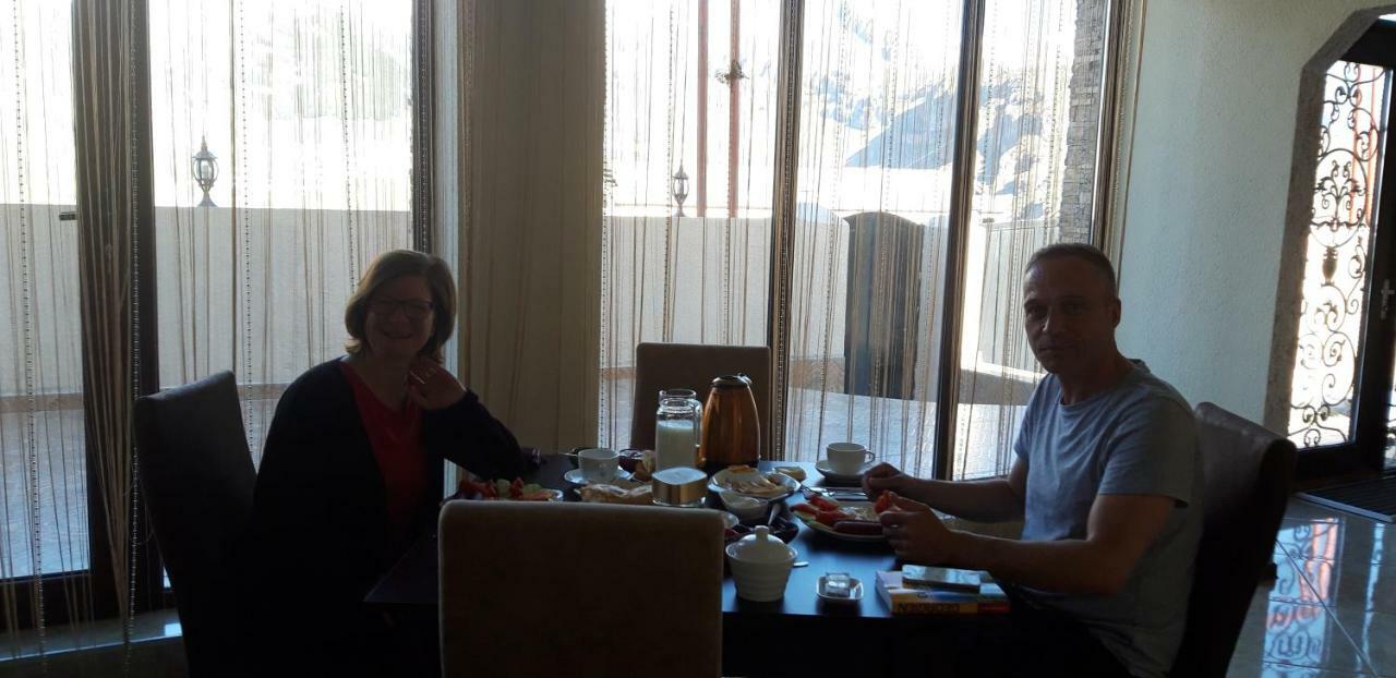 Hotel Iveria Kazbegi Luaran gambar